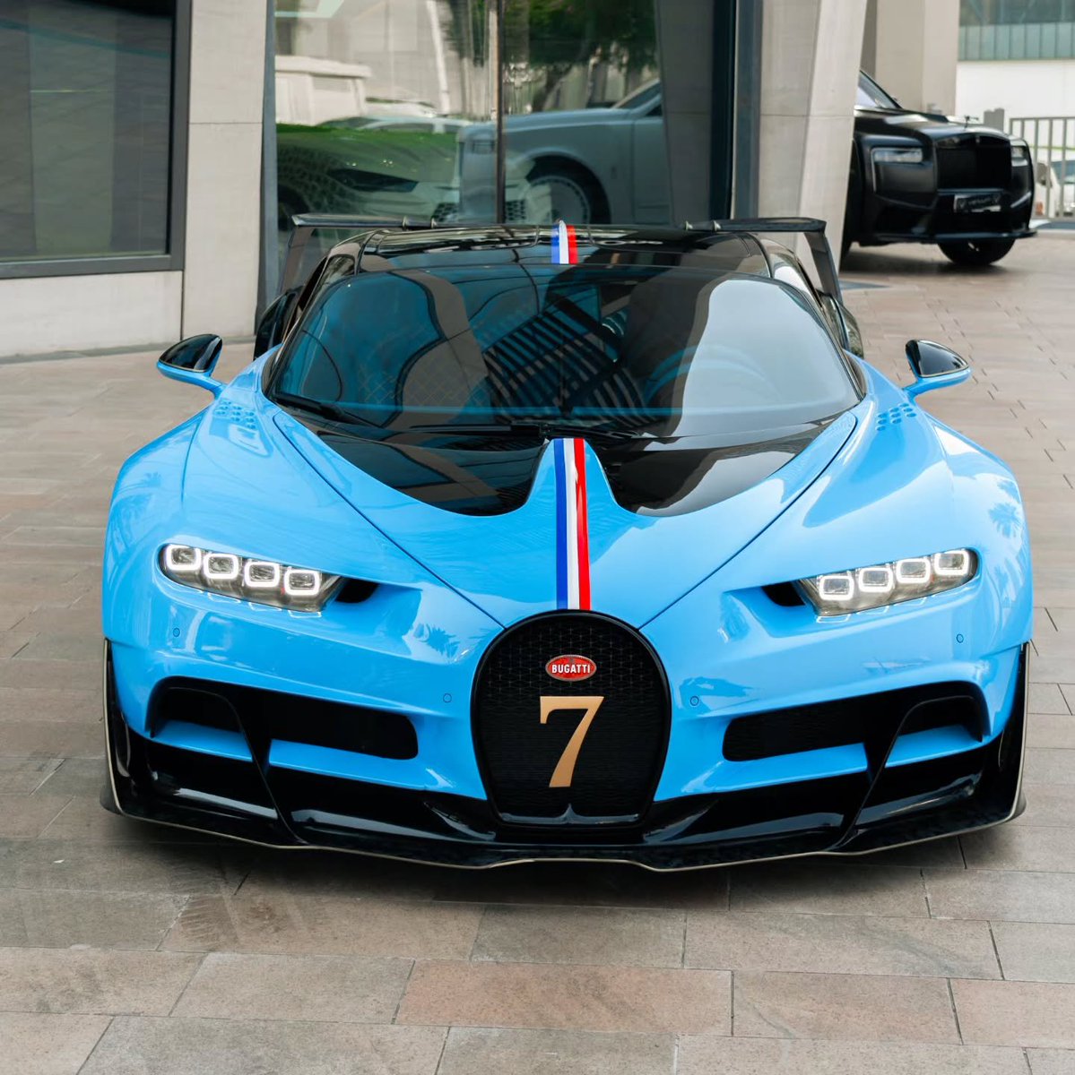 1BENNY7G's tweet photo. BURNA BOY’S 1/1 WIDEBODY BUGATTI CHIRON VXX. 📸 https://t.co/QncN8DYWvy