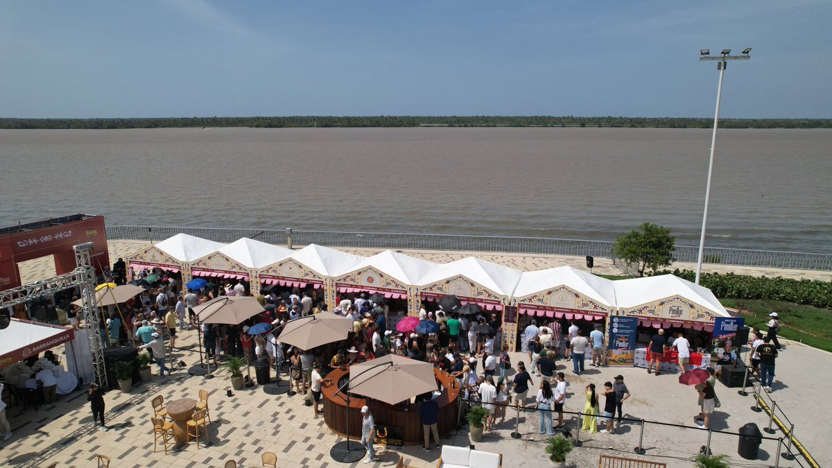 alcaldiabquilla's tweet photo. ¡El The Best Paella Festival ya se vive en el Gran Malecón! 🥘

Ven a disfrutar de paellas, tapas, música en vivo y una experiencia para toda la familia. Además, vive la emoción del World Paella Day Cup, el campeonato de paellas más importante del mundo. ¡Te esperamos! https://t.co/mqBha1reeY