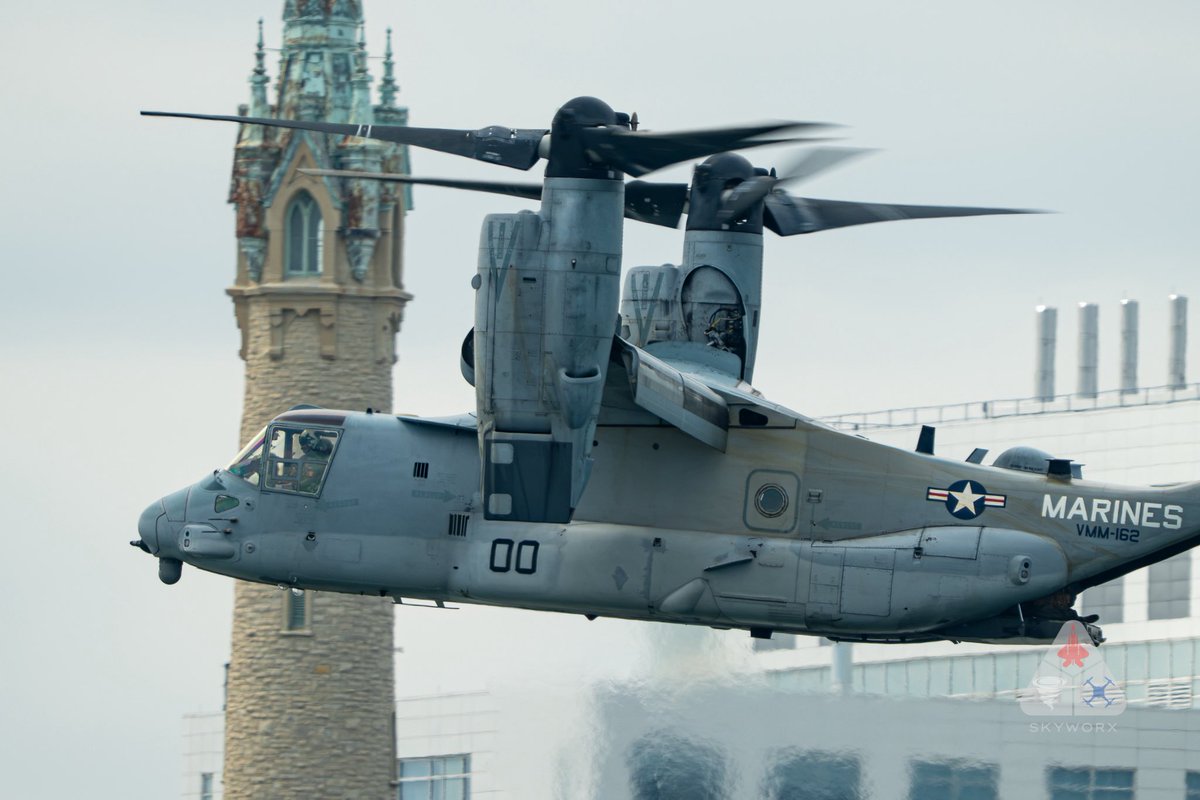 Skyworx_Media's tweet photo. V-22 Osprey in the house at MKE Airshow!!!!! What a beautiful tail on this one!! @ShayneB52
#aviation #avgeek #airshow #aviationlover #usmc https://t.co/D2vPjGRVlh