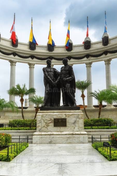 vicjua6's tweet photo. Hoy 204 años del Encuentro de Bolivar y San Martin en Guayaquil
Este monumento en el malecón de la ciudad recuerda el hecho 
@Castelum1492 https://t.co/aKzzqbMT6G