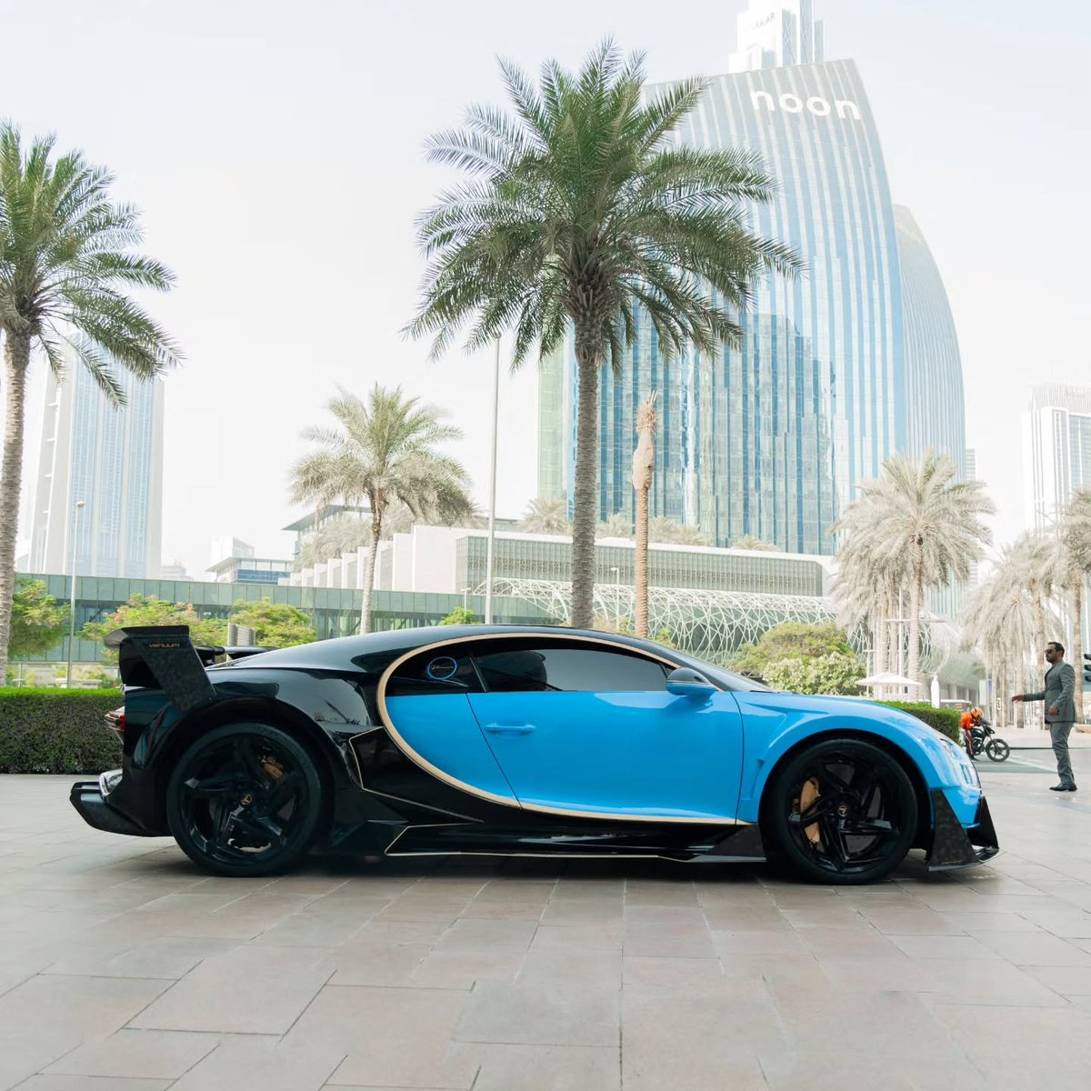1BENNY7G's tweet photo. BURNA BOY’S 1/1 WIDEBODY BUGATTI CHIRON VXX. 📸 https://t.co/QncN8DYWvy