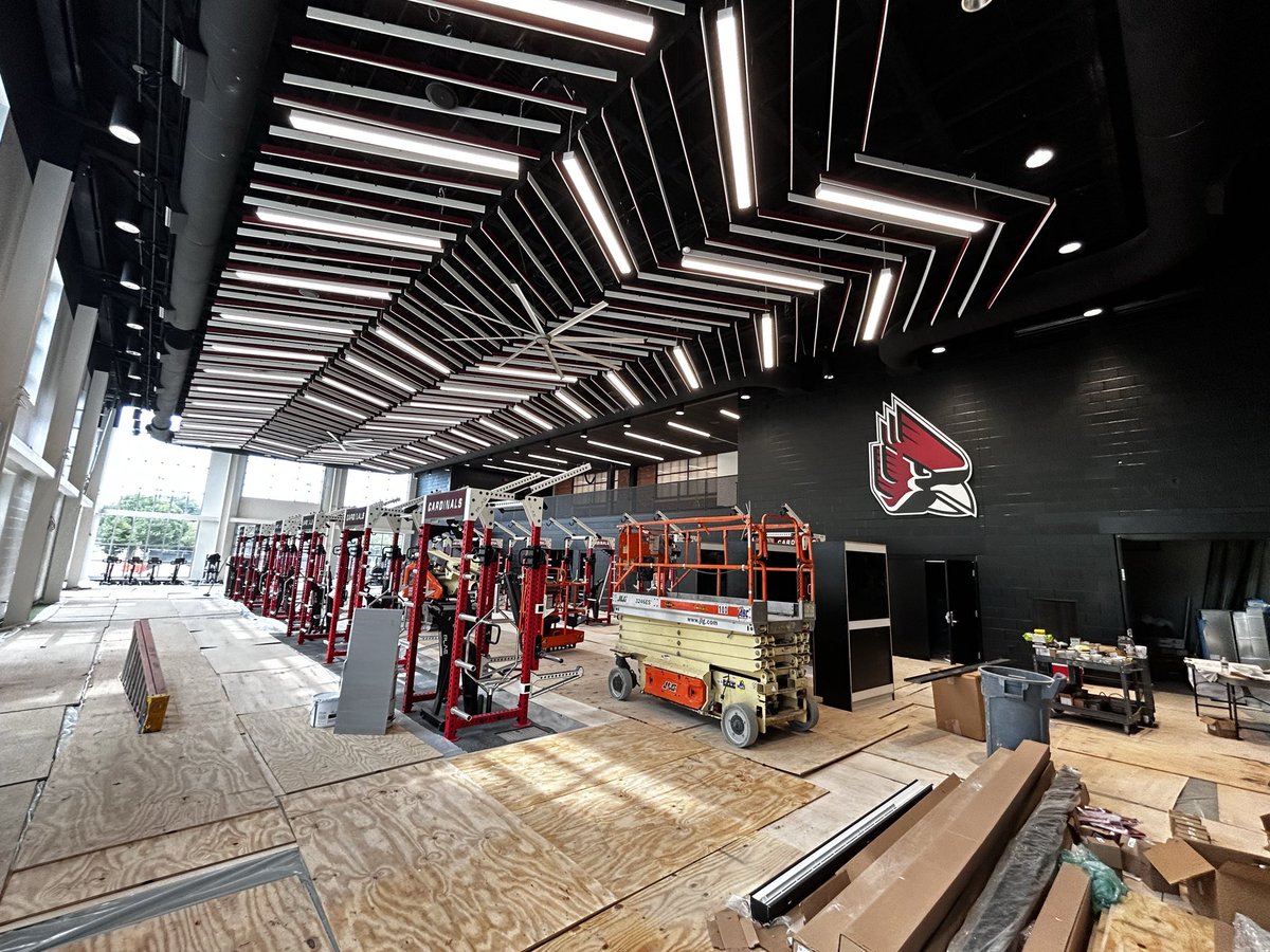 CoachPena_BSU's tweet photo. 💪🏽So pumped for this project and how it’s going to level up our programs! 💪🏽

Our new championship performance center will be where our team grinds and shines. 🌟

With new equipment and data driven approaches, our athletes will be pushed and supported in this space to help translate to on-field success!🔥

#ChirpChirp x #WeFly