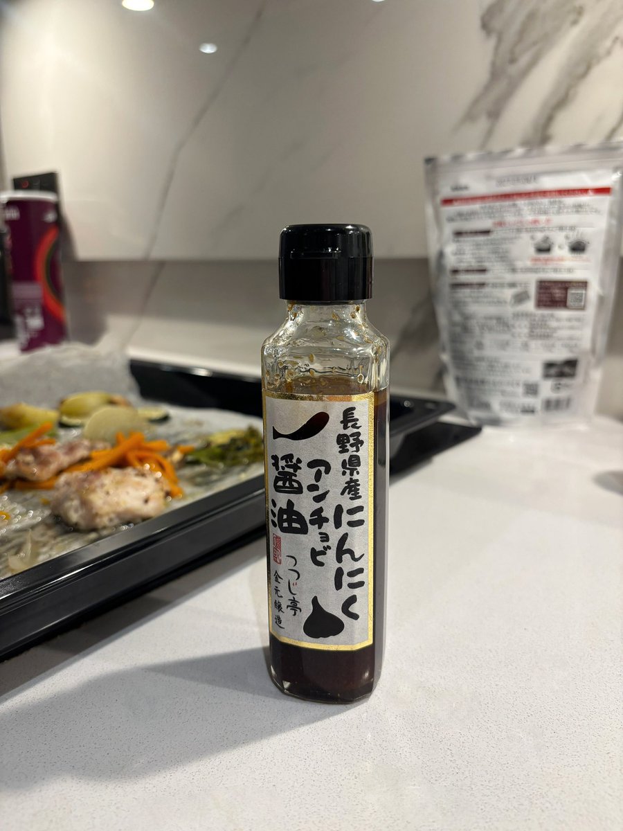liu_u111's tweet photo. オーブン焼き🧅🥔
鶏肉は塩麹漬けておくと柔らかく焼き上がる
ソースはつつじ亭のにんにくアンチョビ醤油、クリームチーズ、粉チーズ、牛乳を混ぜてバーニャカウダ風に https://t.co/2mas06bFxW