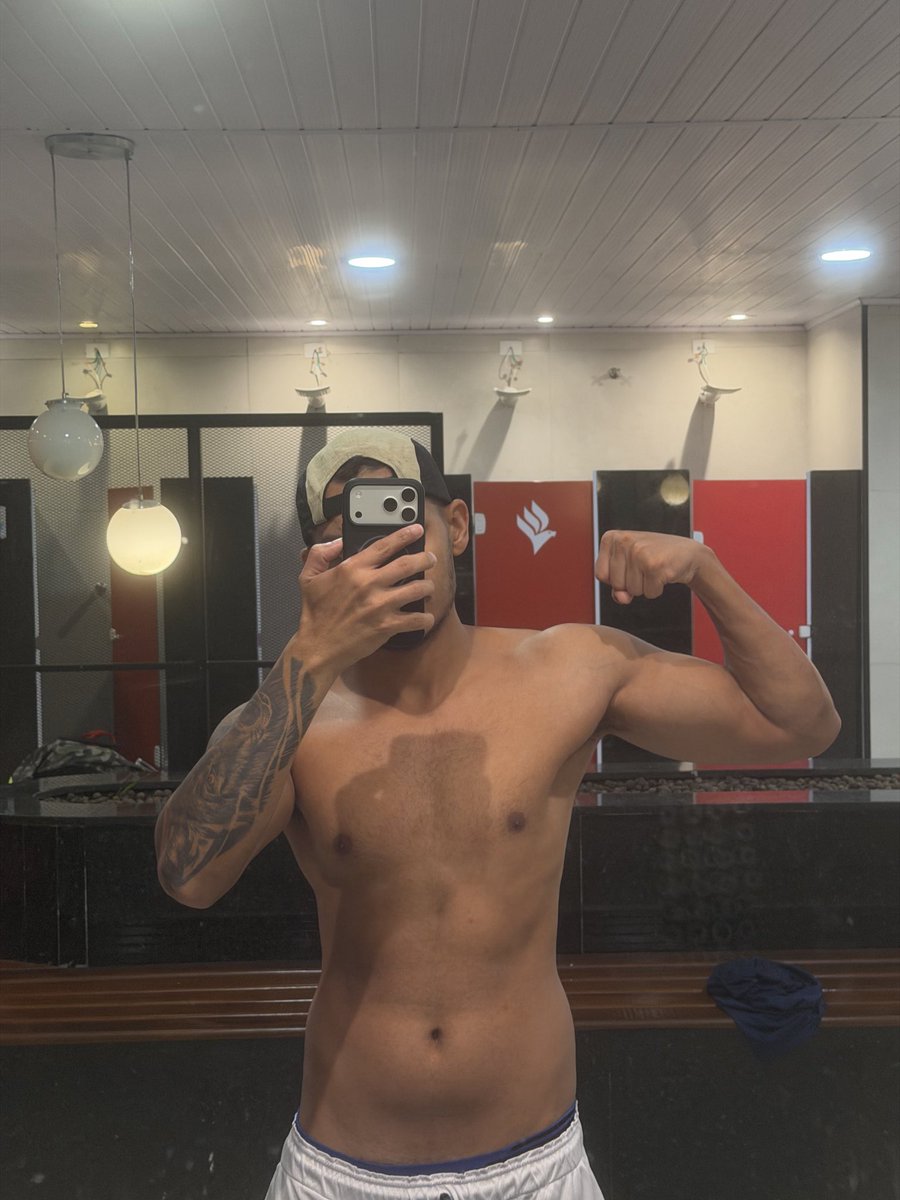 quefaseboy's tweet photo. Domingo de treino fofo 😎 https://t.co/OuzzEWBU4n