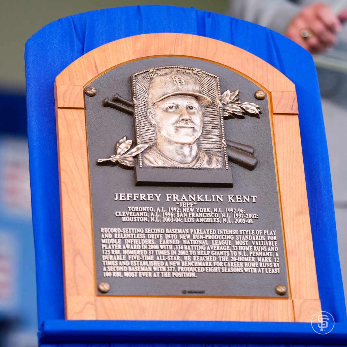 SFGiants's tweet photo. Jeff Kent is officially a Hall of Famer! https://t.co/68S4h1y9ak