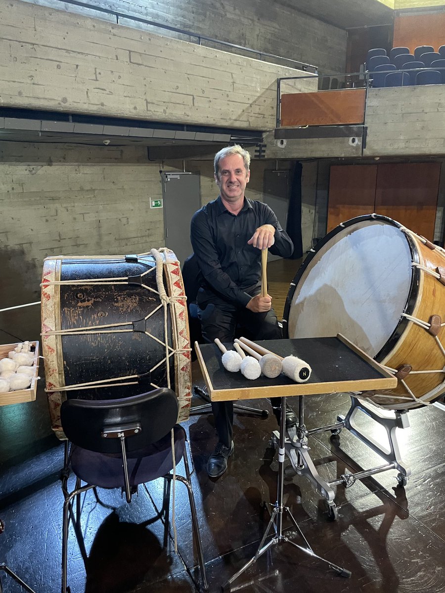 _DavidValdes_'s tweet photo. Ich bin das Pauker 😉. @Akamus #RequiemVerdi #grossetrommel #cassa #grossecaisse #bombo #altemusik #earlymusic #músicaantigua https://t.co/NgWcYCGyQZ