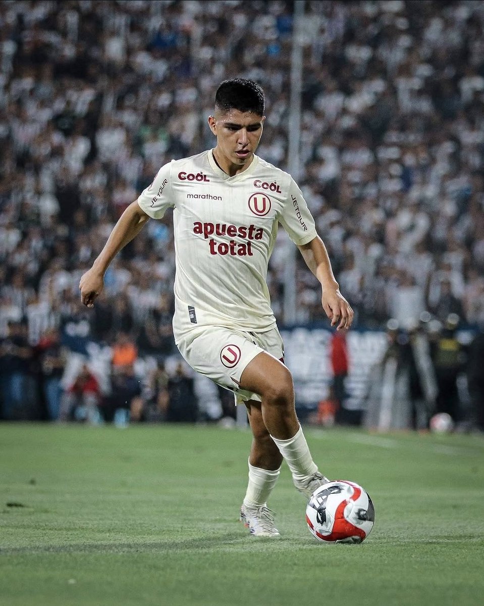 charlatacticape's tweet photo. Muy necesario el posible regreso de Quispe. Decisión algo tardía, pero sería muy importante. A la U le hace falta un volante ofensivo que rompa líneas y filtre balones. Piero tiene que estar en Campomar mañana si es posible. Hay que ver cómo está , no juega desde el 23 de mayo. https://t.co/NBzUSxs1ct