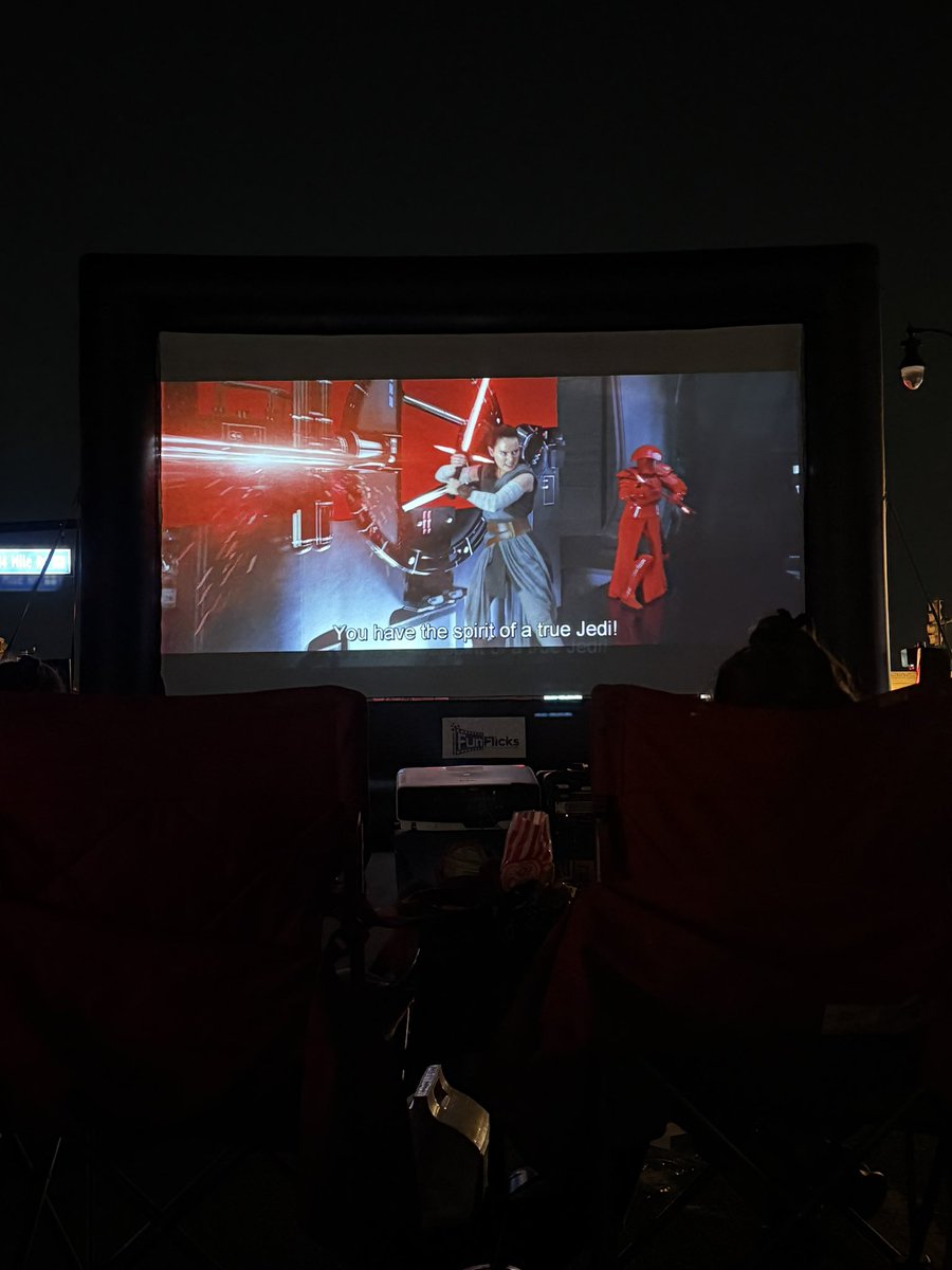 sunandoptimism's tweet photo. Watching TLJ with a bunch of people in the street was truly something.... and another fantastic reminder to myself at how much I absolutely adore Rey's character in this movie - she is SUCH a precious bean and has my whole heart https://t.co/TWqmCjmhfZ