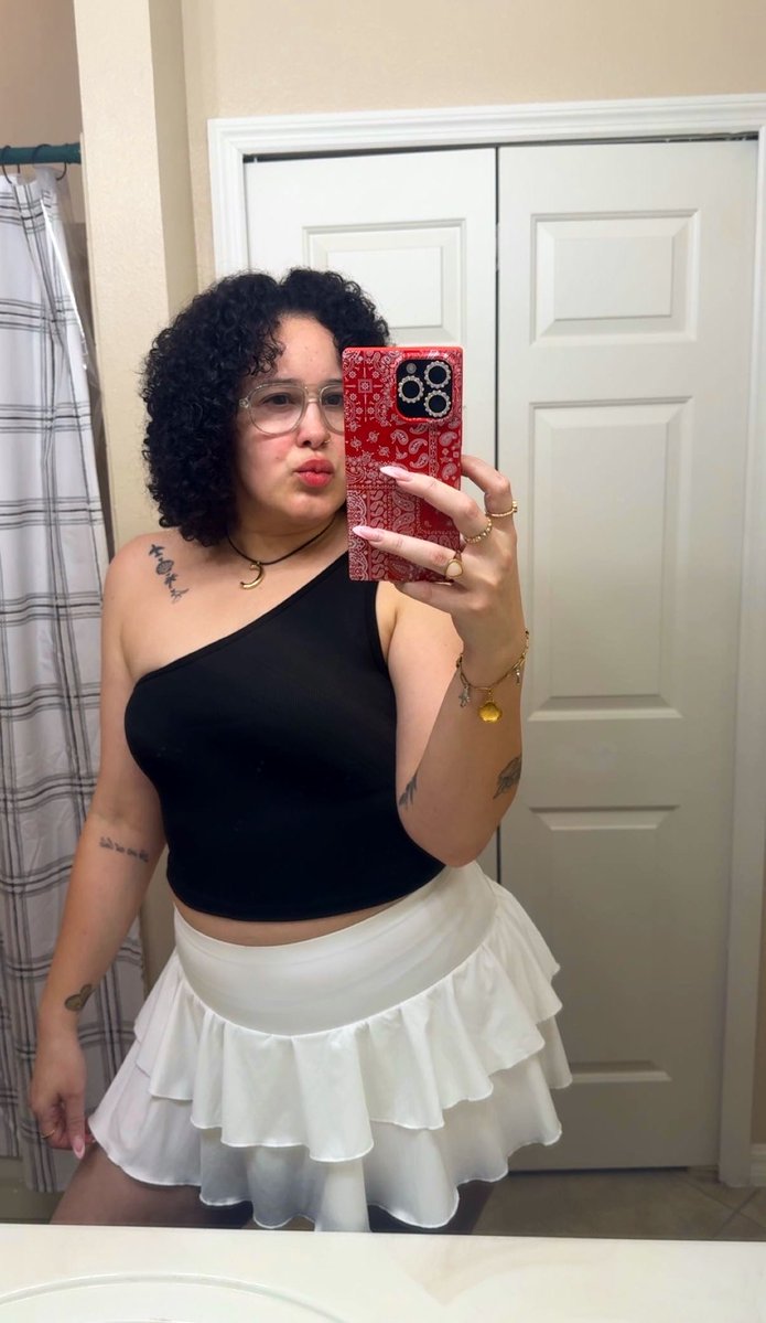 The_CurlyQueen's tweet photo. 👋🏻 https://t.co/pq3kSQw0UQ
