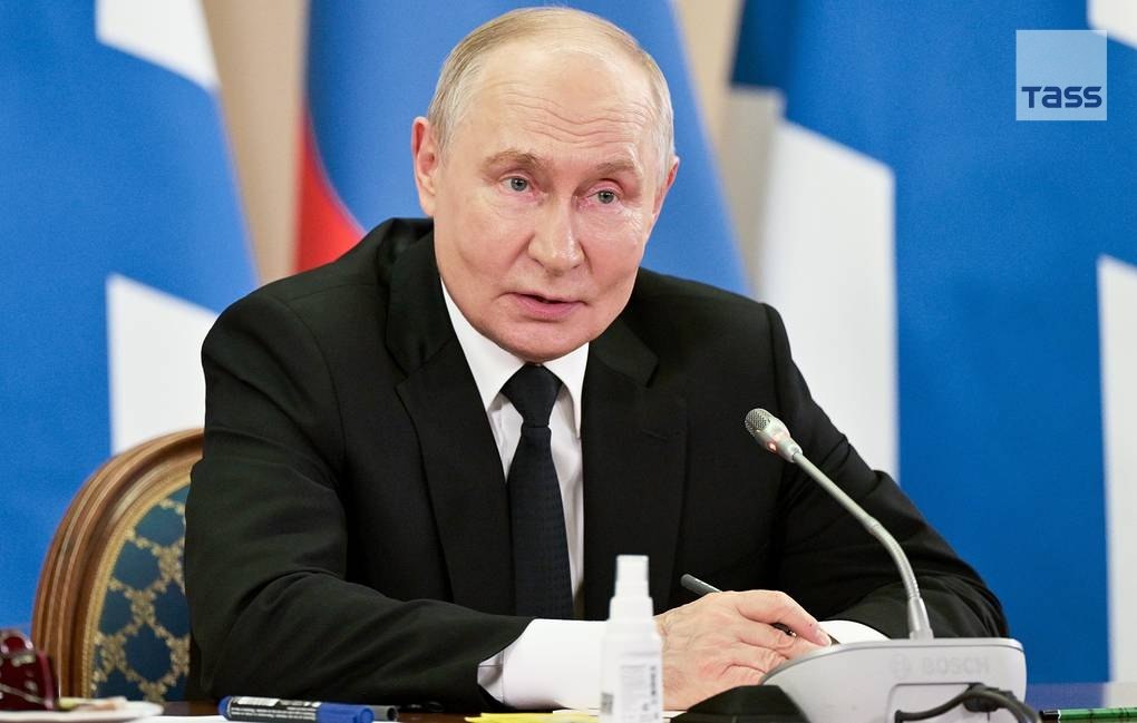 tassagency_en's tweet photo. Ukraine will lose its western territories sooner or later, Russian President Vladimir Putin said:
https://t.co/wEn25XZQZl https://t.co/03XT8saQAF