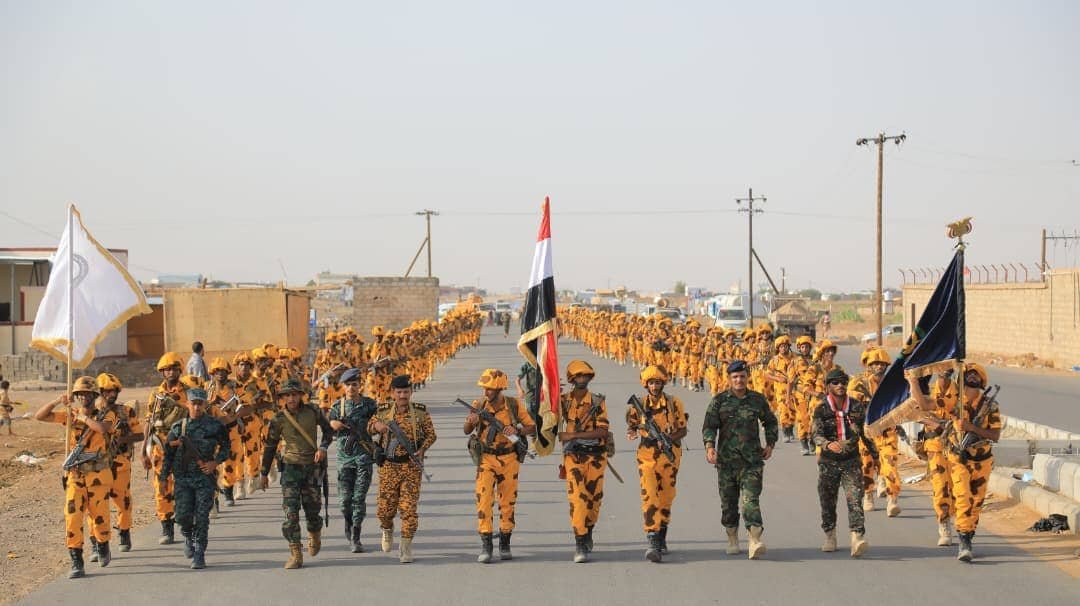Help_Marib's tweet photo. المركز التدريبي العام  للشرطة بمأرب ينفذ مسيرًا عسكريًا لمنتسبي الدورة الثالثه صاعقة https://t.co/QYMF8OeJZd