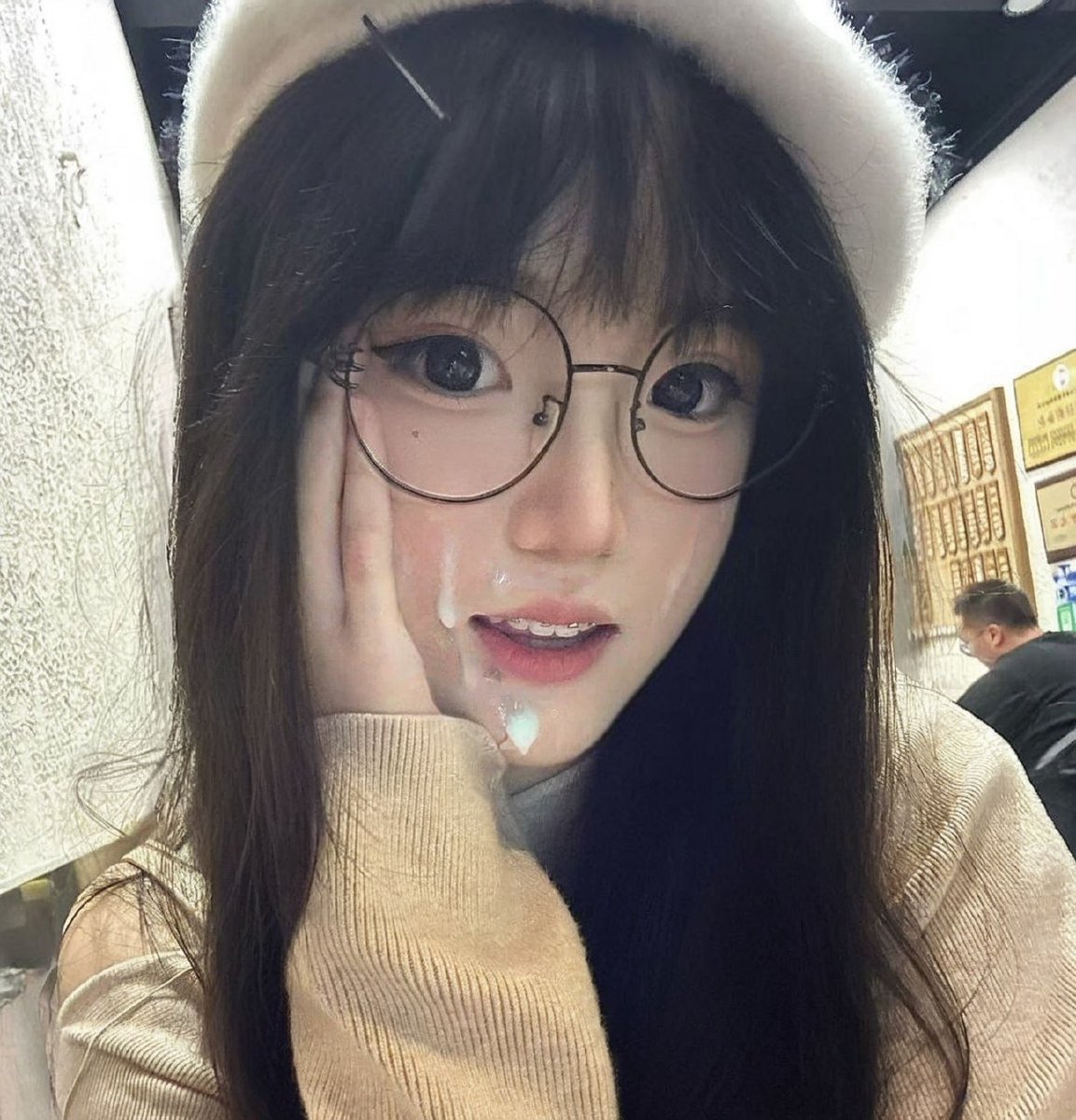 WanFengPTu's tweet photo. 曝光投稿人同学 赵微笑 https://t.co/zUfaMd8S6e