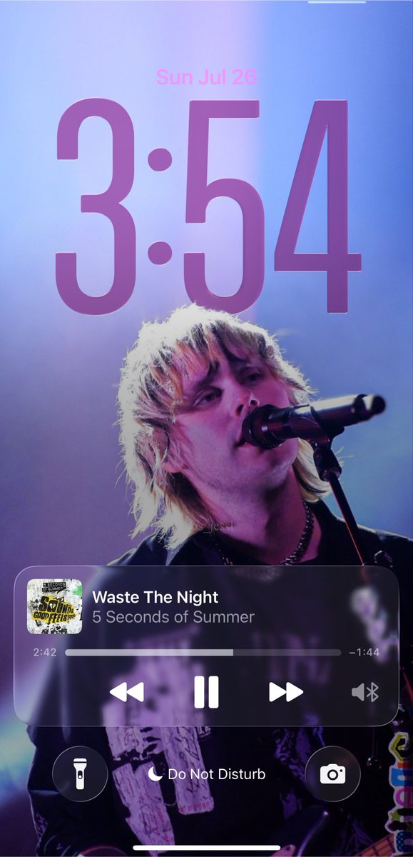 mukevicious's tweet photo. lockscreen
homescreen
pinterest
last song https://t.co/WKSM94Nwmf