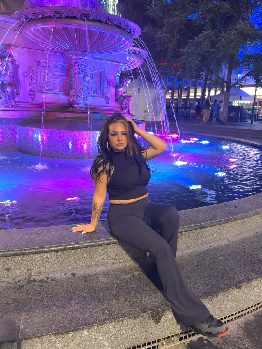 nattylayne's tweet photo. Littyyyy in the cityyyy; watch me pop a titttyyyy 🤭 https://t.co/TFH0E56hPB