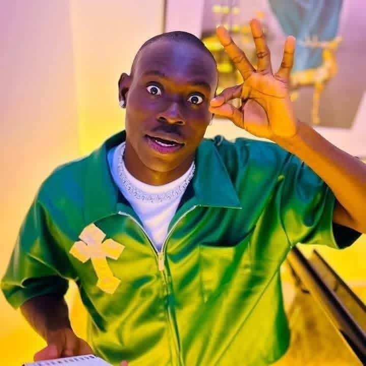 MusaEnone's tweet photo. Gegehe has proven he's a financial juggernaut. Real financial wisdom is ignoring societal pressure and focusing on wht truly matters.

No unnecessary publicity, no extravagant prewedding shoots, no plenty cows, just a simple, meaningful wedding
Even a broke guy like me fit run am https://t.co/LwMk5wmVZr