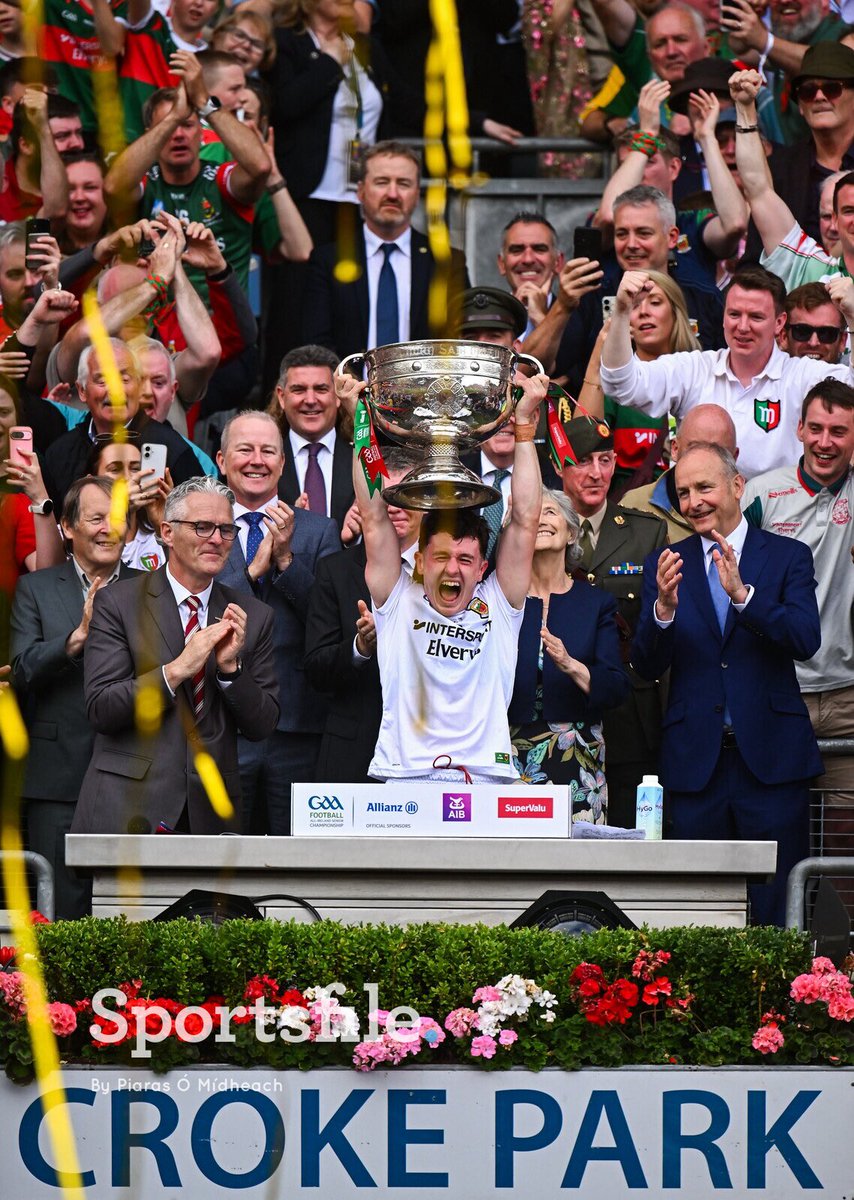 PiarasPOM's tweet photo. What an honour.

The man who got to climb the steps. Jack Coyne.

He ran halfway up the steps before doubling back.

He forgot his speech, he had to go and find it.

The  first time in 75 years the Mayo captain has needed one on All-Ireland Final Day.

For all those captains and players who didn’t get the chance - this is for them! #Mayo4Sam