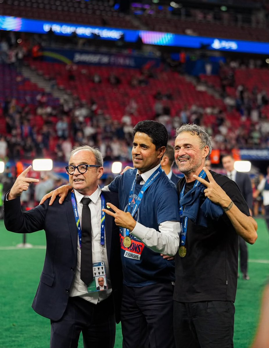 Psg_reporter's tweet photo. 🚨 🔴🔵Comprenez vous la nouvelle politique du club sur le marché des transfert ?

Le marché est devenu totalement déréglé ça pourrait nous porter préjudice.

Vous en pensez quoi ? https://t.co/zIXG1RM8iD