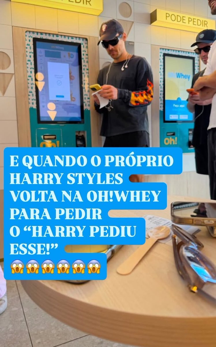 snoopycinema's tweet photo. ELE VENDO NO TOTEM “HARRY PEDIU” KKKKKKKKKKKKKKKKK com certeza tirou foto https://t.co/jjByNYYxpL