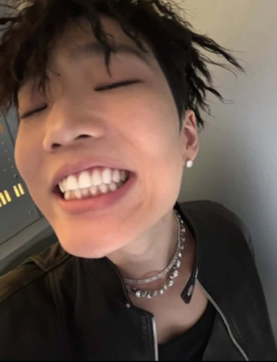 이로 tweet media