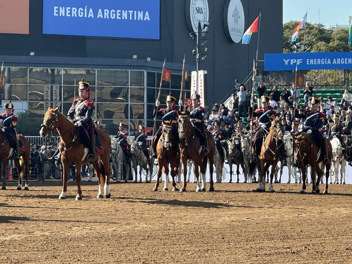 Granaderosarg's tweet photo. El Regimiento participó de la inauguración Presencial en la rural de Palermo 🐴🇦🇷

 #Granaderos  #SomosPatria #HerederosDelLibertador #UnRegimientoConHistoria #SomosHistoriaViva https://t.co/TlVEG3Tkrp