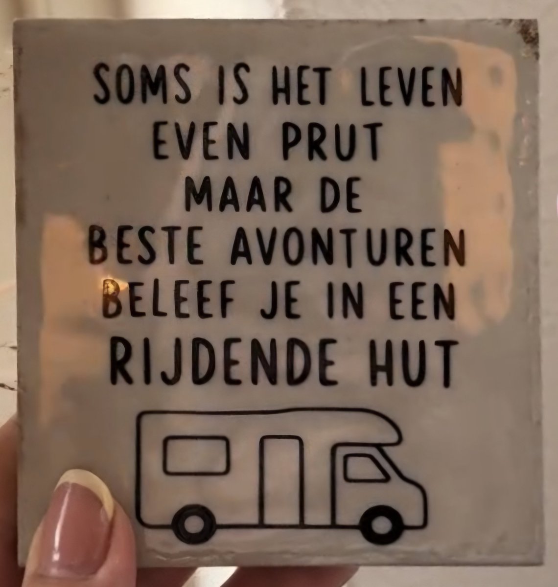 ChrisSpaansen's tweet photo. "Soms is het leven even prut, maar de beste avonturen beleef je in een rijdende hut" 
#Campeeren.nl
#TinyHomeGreatEscape.nl
#GrenzeloosAvontuur.nl https://t.co/W70HSPfGk5