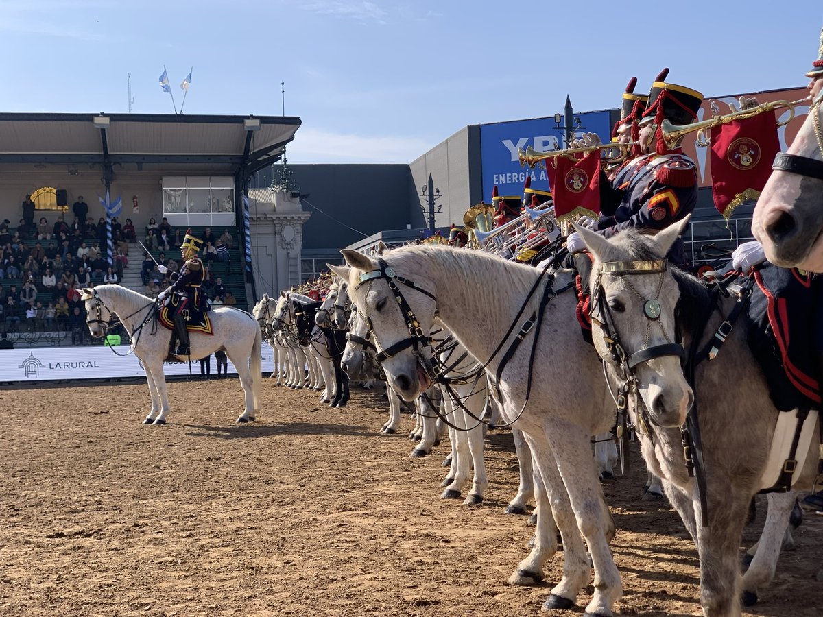 Granaderosarg's tweet photo. El Regimiento participó de la inauguración Presencial en la rural de Palermo 🐴🇦🇷

 #Granaderos  #SomosPatria #HerederosDelLibertador #UnRegimientoConHistoria #SomosHistoriaViva https://t.co/zvZ9VNvGka