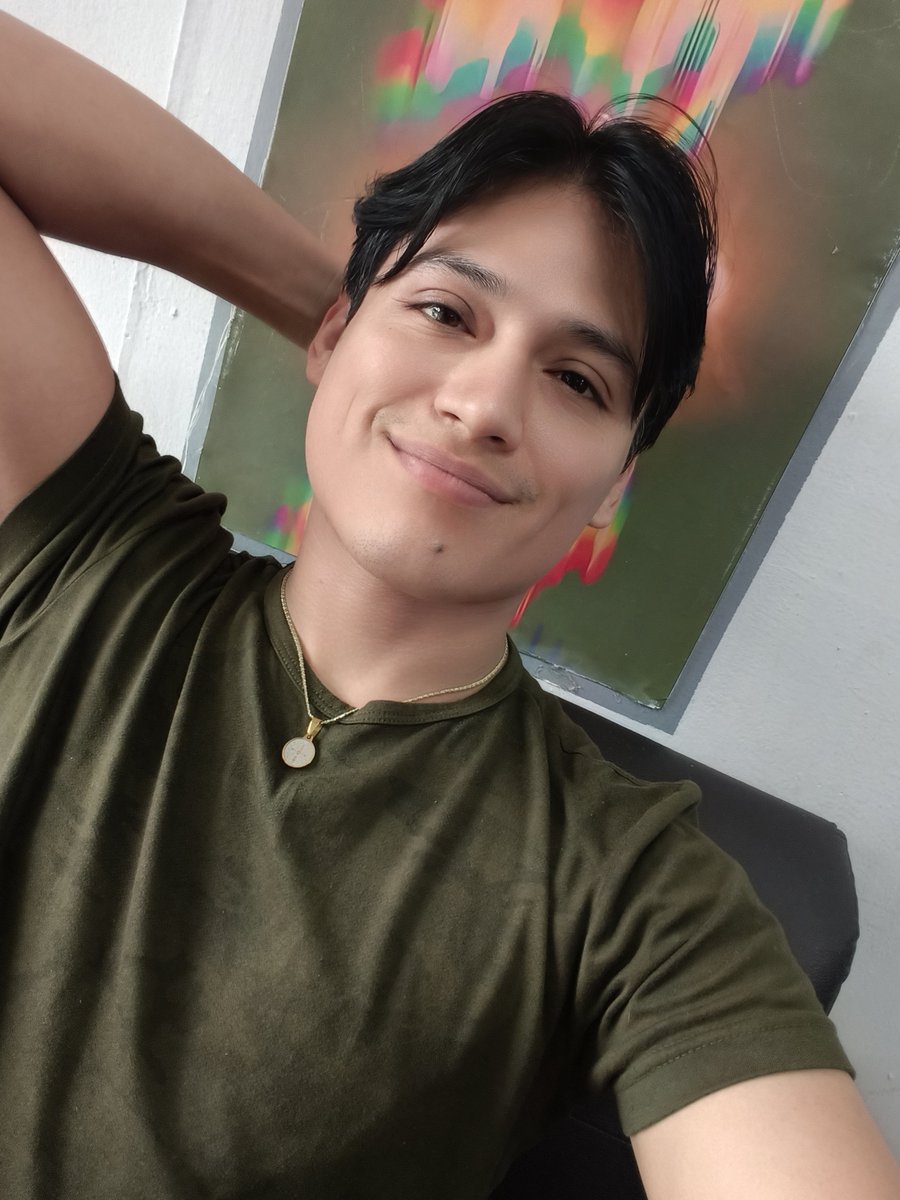 dr_gabss's tweet photo. Debería hacer una actualización de este post... Creo que tuve un glow up jajajaja https://t.co/CCVSnVm339