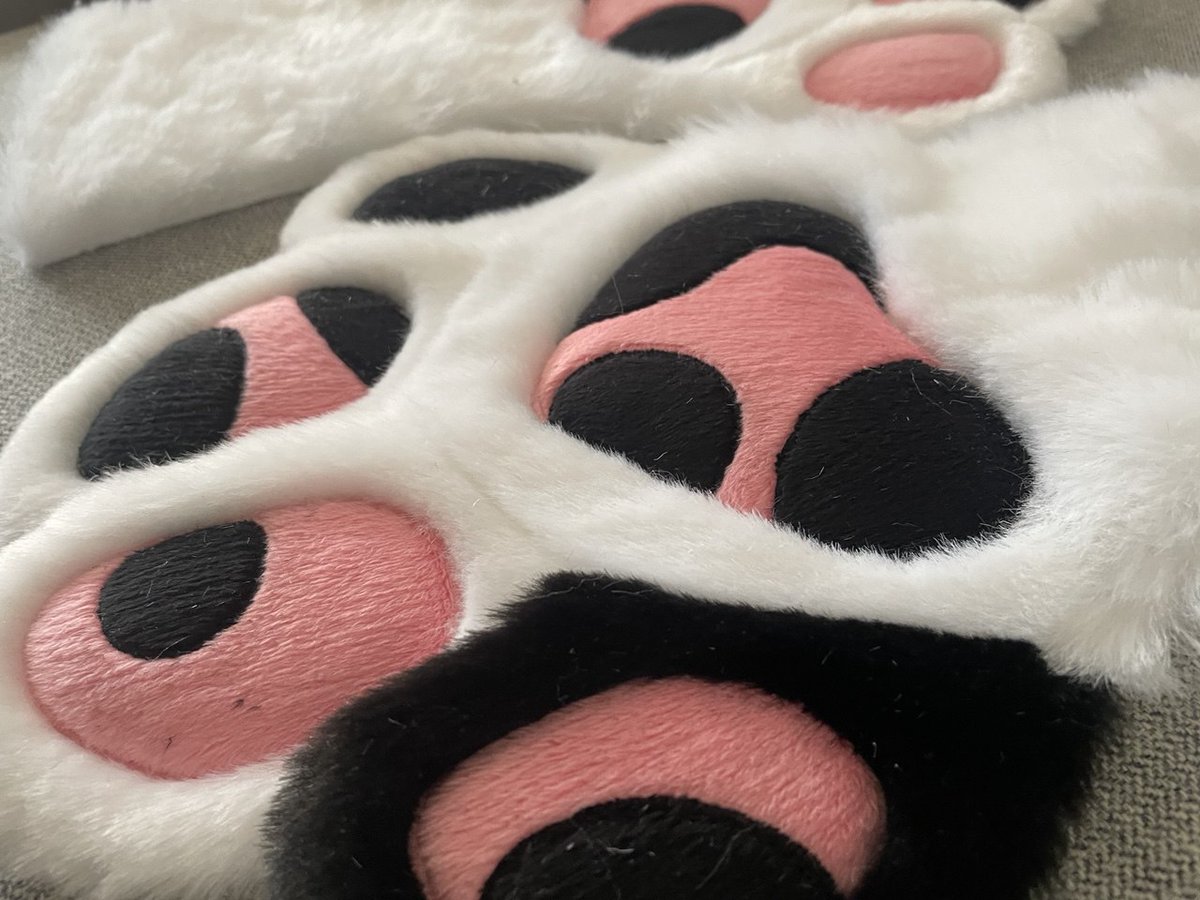 Zuri_Studios's tweet photo. I made a little tutorial for spotted pawpads! 🐾
https://t.co/5qV77PVkmH https://t.co/PY1weNjiAk