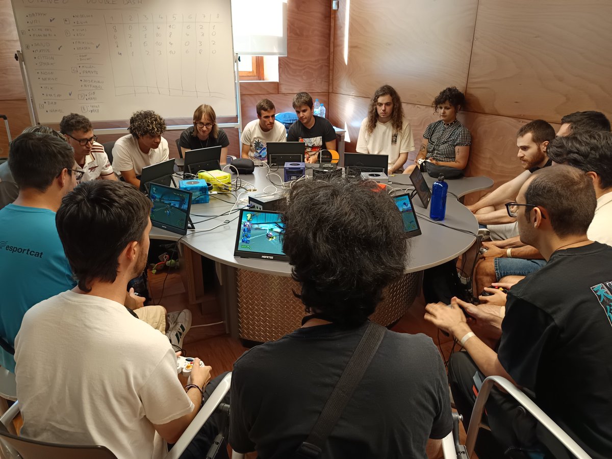 THEDRDVD's tweet photo. Desde un punto de vista totalmente imparcial, este Citifest 2026 me ha parecido muy guay.

Se me ha ido totalmente la castaña y he hecho LAN de Half-Life, Kirby Air Riders, y Mario Kart Double Dash 😇

Espero que mis fumadas hayan sido bien recibidas :3 https://t.co/2sV9Szy1ga