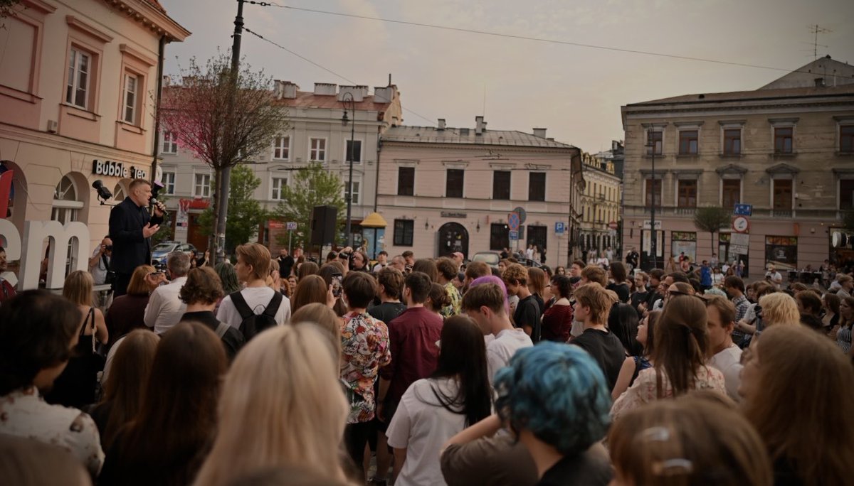 ZandbergRAZEM's tweet photo. Włodawa, Lubartów, Zamość, Biała Podlaska, Chełm – rosną kolejne koła Razem na Lubelszczyźnie. Dzięki za spotkania!

Prawdziwej zmiany nikt nam nie da w prezencie. Polskę przyszłości, Polskę dla milionów, a nie tylko dla milionerów musimy sobie wywalczyć!

https://t.co/8o2NwuGdOC https://t.co/YmlQ9dExDO