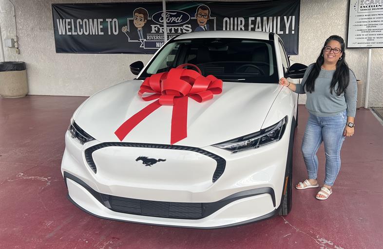 Fritts_Ford's tweet photo. Congratulations Christopher and Krystina! Thank you for joining the Fritts Ford family, from Bobby Sullivan and everyone here at Fritts Ford. https://t.co/pD88Qs0FMN