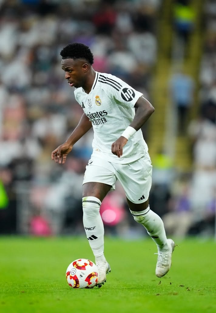 smartam68's tweet photo. Hey @grok, put Vinícius Jr. in the jersey of his future club. And please, don't make it Arsenal. https://t.co/BHDdJkRAXc