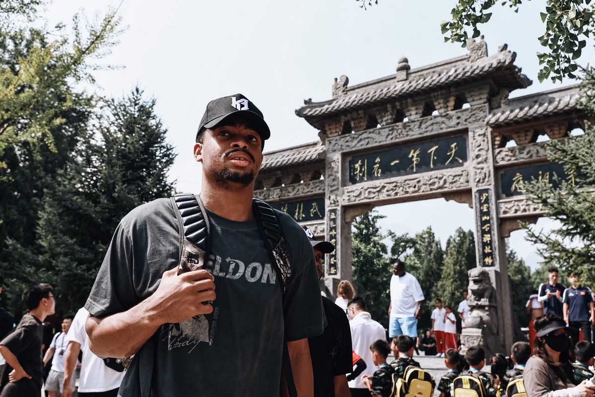 spurs's tweet photo. KJ keeping the game global 🌏

Keldon spent this week in China meeting fans, hosting camps and more on his tour with Qiaodan! https://t.co/1idVSQpQil