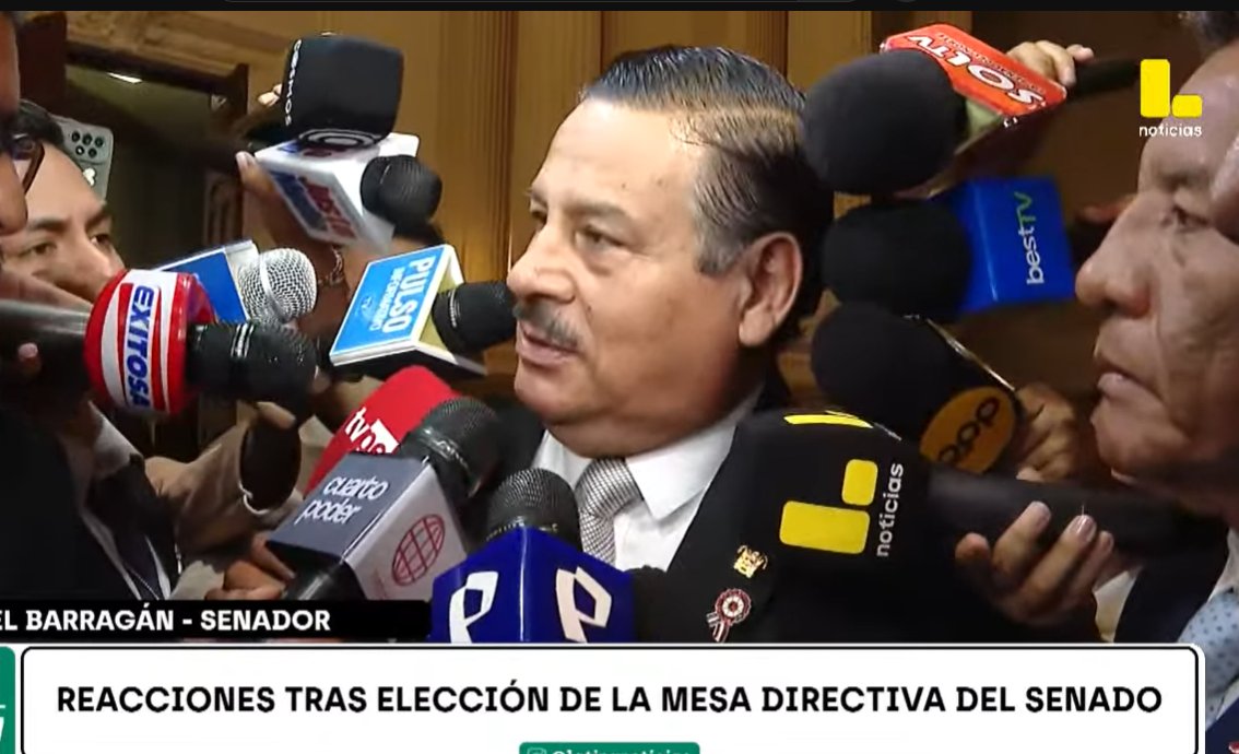 mcricardo_'s tweet photo. Daniel Barragán, candidato de la oposición que perdió la presidencia del Senado: "Todos mostraron sus votos, menos solo una persona. Averiguen ustedes quién fue". 

Ante la declaración de Silvana Robles de que fue un error, Barragán dijo: "¿En dos oportunidades?" https://t.co/sWazRVWMCq