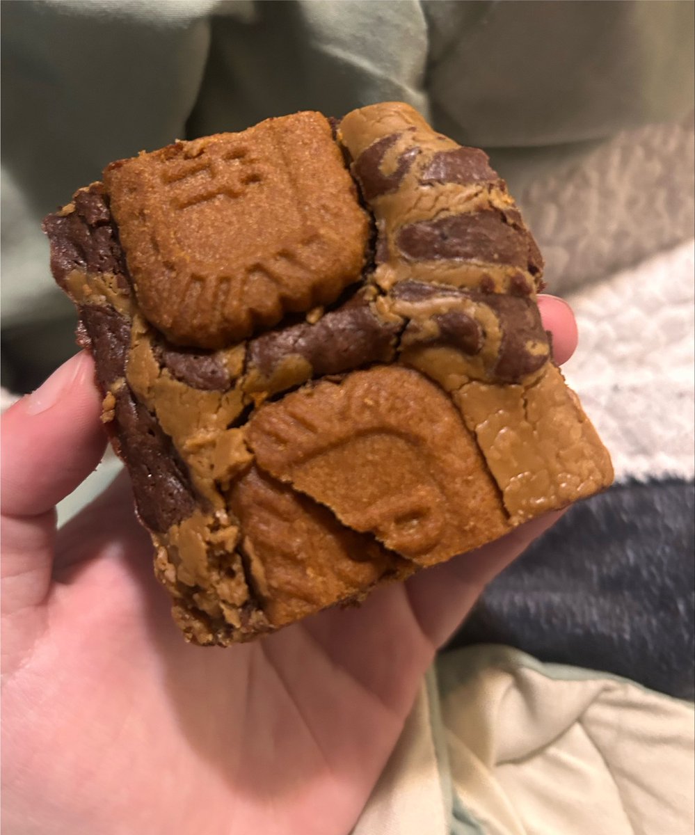 zombkittiez's tweet photo. thank u oomf for this weed brownie https://t.co/UYnkjYBpth