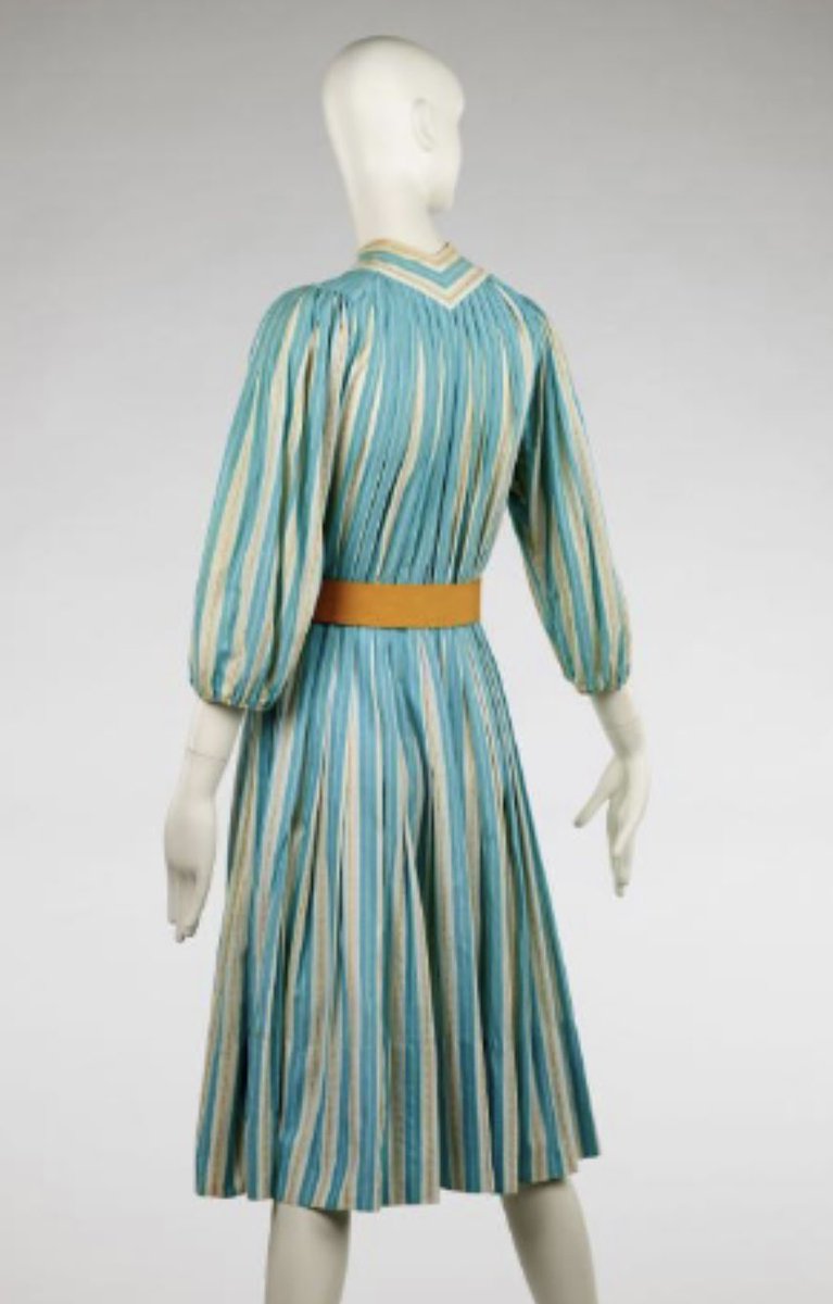 kateStrasdin's tweet photo. Claire McCardell is one of my design heroes. She created garments that were chic, smart and were made with the wearer in mind. She was all about adaptability, flexibility and longevity. And obviously totally stylish. Early #1950s @RISDMuseum #FashionHistory https://t.co/mzHZmBqlnh