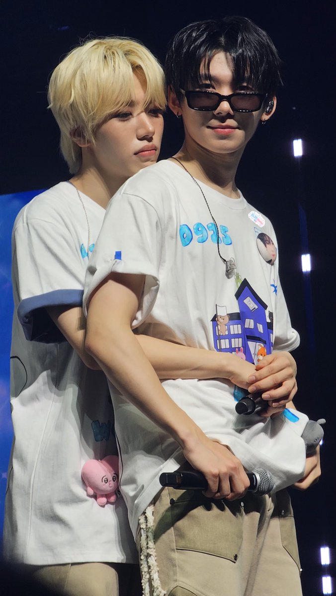 ✨ ELSA ✨tinawanan ni🐰 na flying kiss ni🐈‍⬛️ tweet media