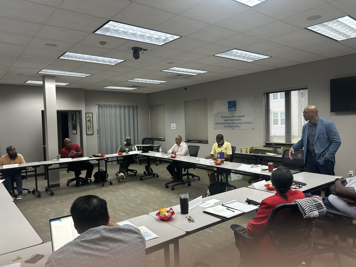 MichaelPoore1's tweet photo. Great things are happening in @PBSDistrict !  Excited that I was able to spend time with the Board and their Interim Superintendent Phillip Carlock!  Fun how fast everyone got on same page talking about core values and priorities! https://t.co/g9xs5E02i6