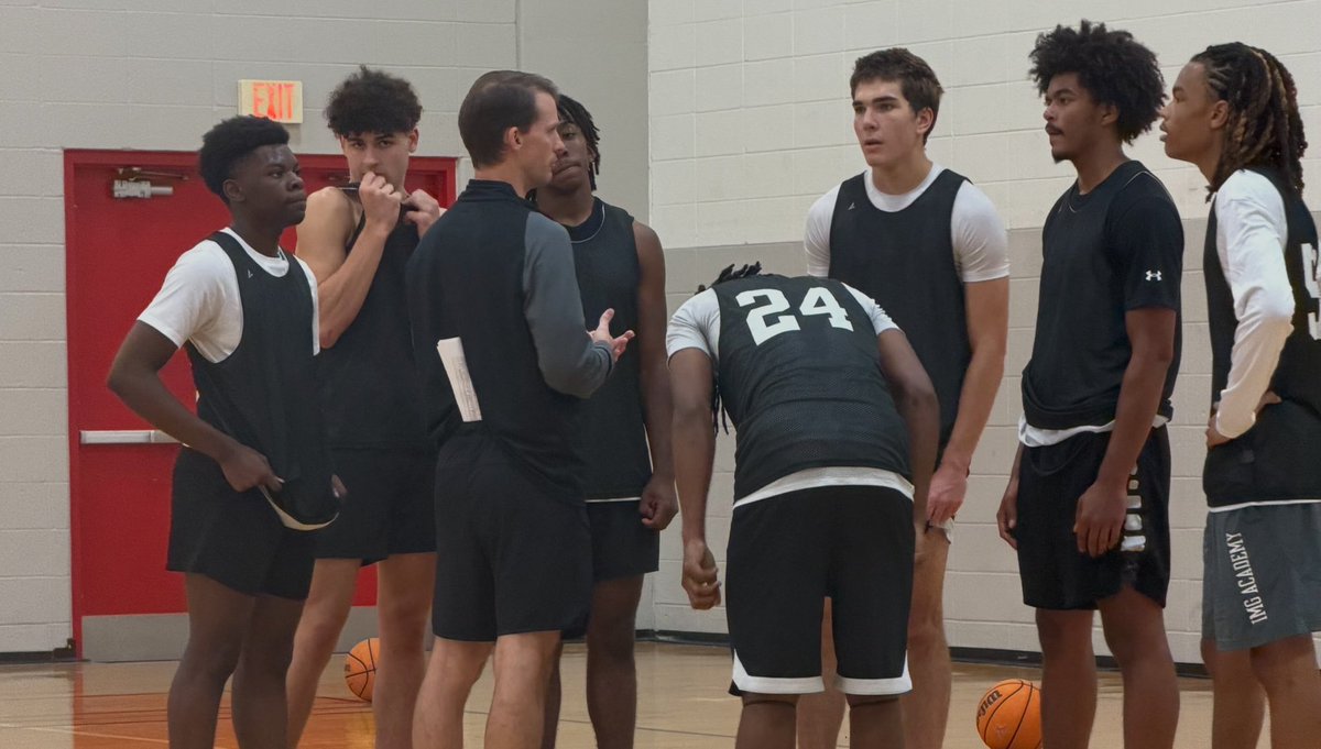 Riley_Galmarini's tweet photo. Great day at camp with @YSUMensHoops 

Thanks @CoachFaulkner1, Coach Richmond  and the entire YSU  team for the opportunity. https://t.co/qmTTA6J1ze