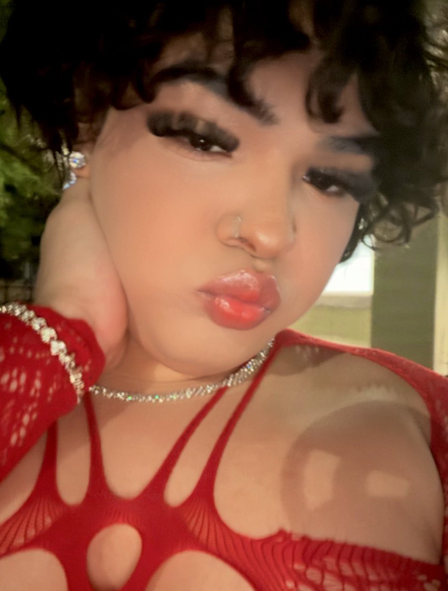 stunnaboybby's tweet photo. 💋 https://t.co/m8T3VHWe8K
