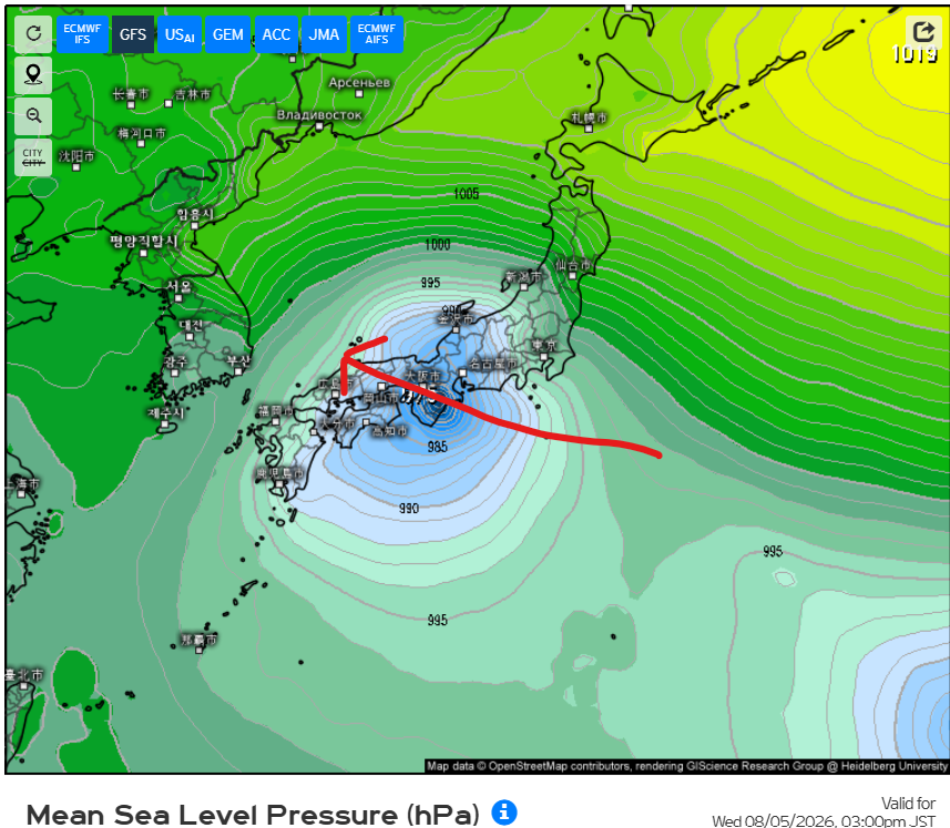 u_minatuki's tweet photo. 27日3時にミッドウェー諸島近海に発生した熱帯低気圧について、欧州モデル（画像2）、欧州AIモデル（画像3）、米国モデル（画像4）は日本に影響の大きい進路を引き続き予想しているので、今後の動向に注目。
現段階で影響が出る恐れがあるのは、来週後半（8/6頃）。 https://t.co/1KaPfLRC1t