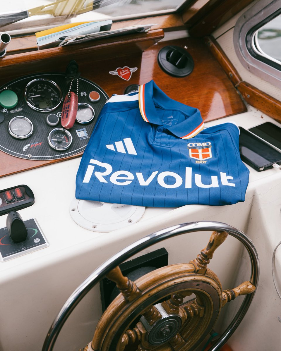 Footballtweet's tweet photo. 👏🇮🇹 𝗖𝗟𝗔𝗦𝗦 from Como 1907 and adidas. 

Instead of unveiling their new 2026/27 shirt in a studio or photoshoot, Como chose to introduce it to the people and fans who keep their city running.

Restaurant staff and ferry-terminal workers wore the new jersey while serving customers and welcoming passengers, making it a natural part of everyday life in Como.

Players Lucas Da Cunha, Jacobo Ramón and Jesús Rodríguez surprised fans by showing them to new kit before it was released online.