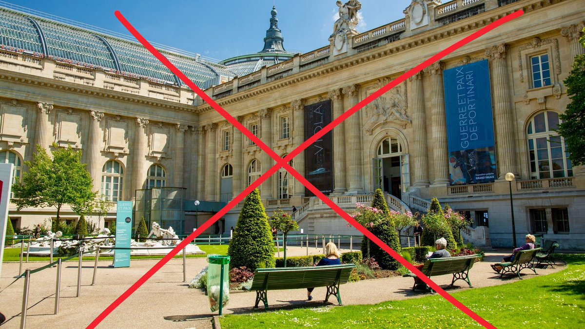 Guiguiii94's tweet photo. Avant, il s’agissait du charmant square Jean Perrin, massifs de fleurs, arbustes, larges pelouses…

Désormais, c’est une grande dalle de ciment entourée de grilles, un beau bassin à sec, des rouleaux de pelouse non arrosés et cramés.

Bravo le @GrandPalaisRmn, quel massacre ! https://t.co/YCDzRn963y