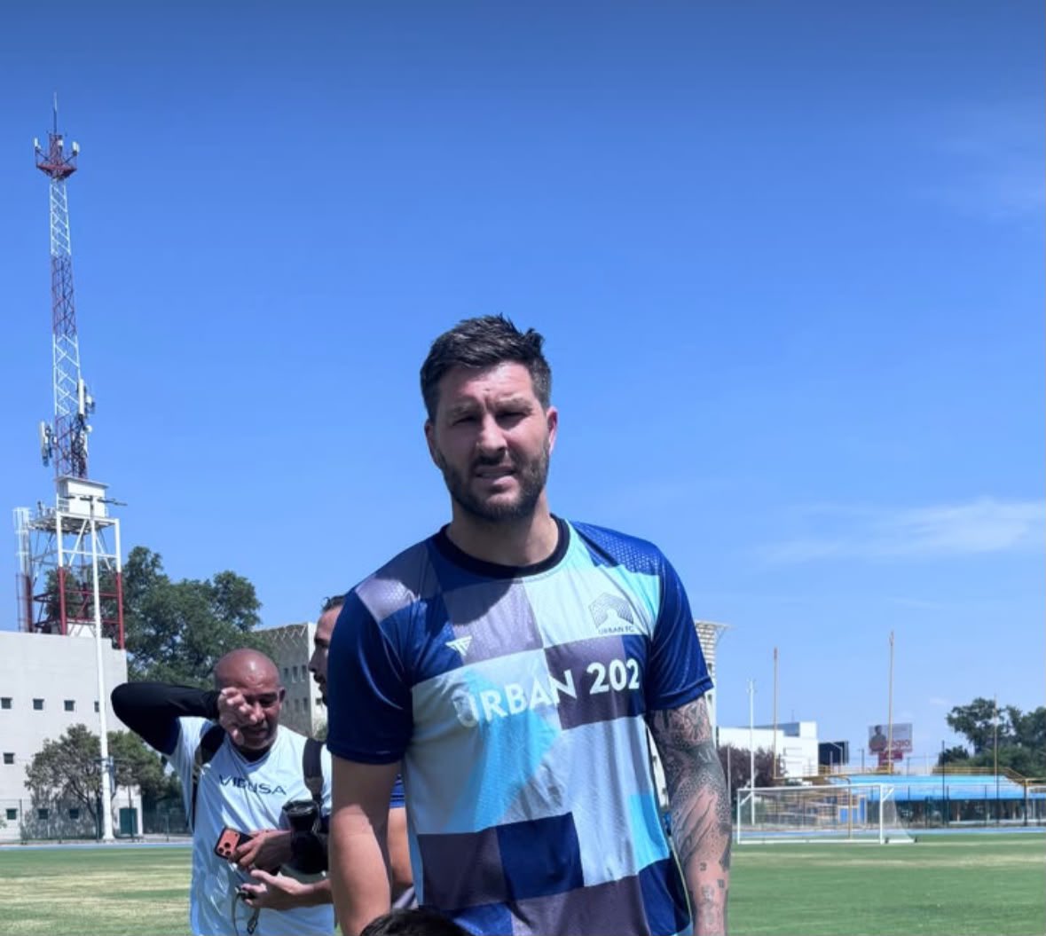 omarzeron's tweet photo. A Tigres le falta gol y Gignac este domingo rompiéndola en la Liga de Veteranos jugando con el equipo URBAN 202 en la liga de Medicina en Monterrey https://t.co/YOJkpZiyc6