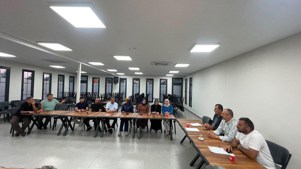 akkadinizmit41's tweet photo. 📍Üç Kademe Mahalle Başkanları Toplantısı

• il ve İlçe Kadın Kolları yöneticilerimiz,

• Alikahya Merkez Mahalle Başkanımız Meryem Çakır

• Alikahya Atatürk  Mahalle Başkanımız Gülcemal Arıcan

• Alikahya Fatih Mahalle Başkanımız Nurgül Akçin katıldı. 

@tugbaisikercan 
@yyaseminozdemir
