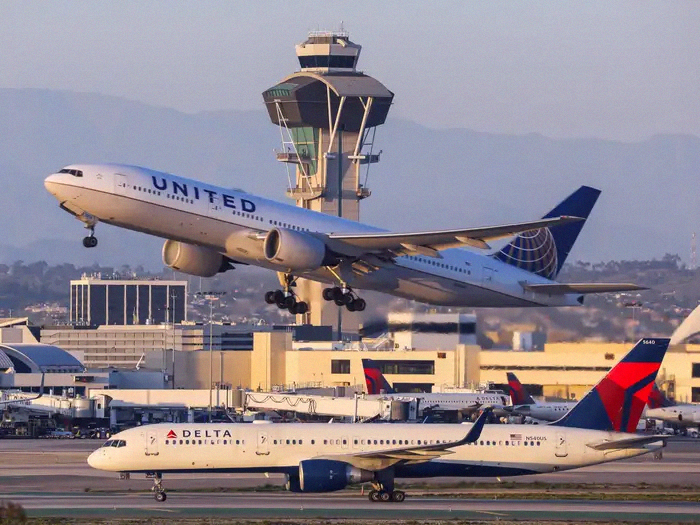 fire99896335's tweet photo. ユナイテッド航空（$UAL）が去年、デルタ航空（$DAL）に合併の打診をしたらしいよ。WSJが報じてる✈️ https://t.co/0VDaerLMs8