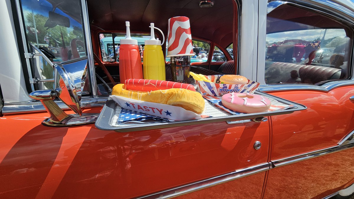 TW_Bristol's tweet photo. Spent the morning at Bristol American  classic car show #American #classiccars #keynsham #Bristol https://t.co/QH7xxsD9vY