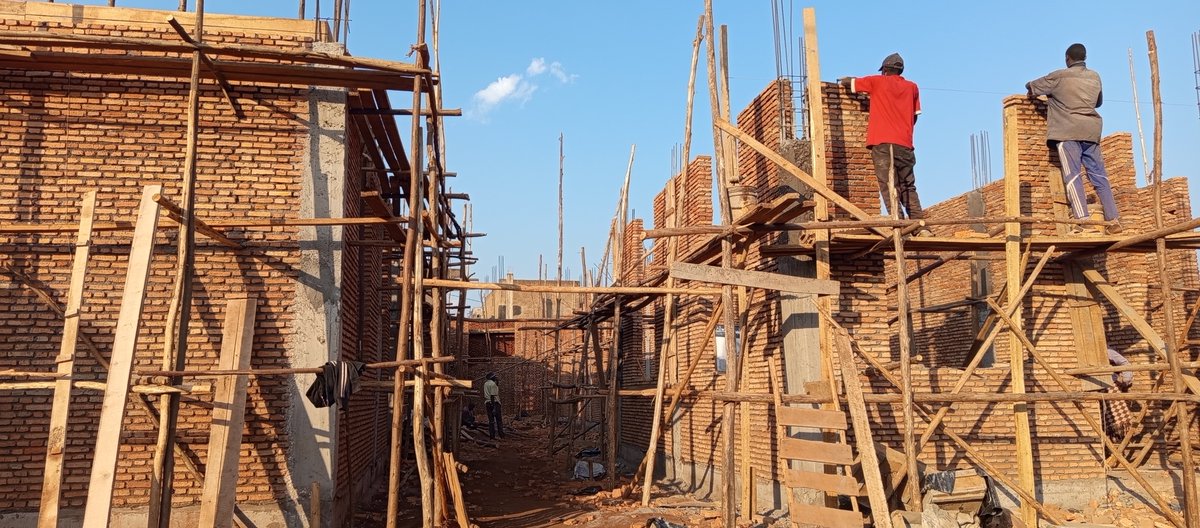 galal__fahd's tweet photo. مركز البصيرة لإعداد وتأهيل الدعيات
احد مراكز 
#جمعية_التعليم_والتنمية
#بوروندي 
والتي تحت الانشاء https://t.co/4WLUpCXyVL