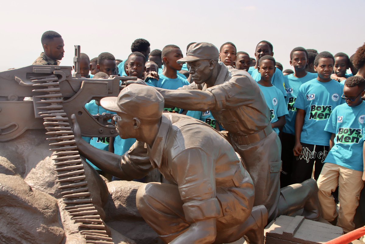 EquiBridge's tweet photo. #BoysToMen | Umunsi wa 7 

Abasore basuye Ingoro Ndangamurage y’Urugamba rwo Guhagarika Jenoside yakorewe Abatutsi, aho basobanuriwe ubutwari bwaranze urugamba rwo guhagarika Jenoside yakorewe Abatutsi, no kongera kubaka ubumwe bw’Abanyarwanda.
@anumino @IntekoyUmuco @GSF_RC https://t.co/O9FKvwAFOu