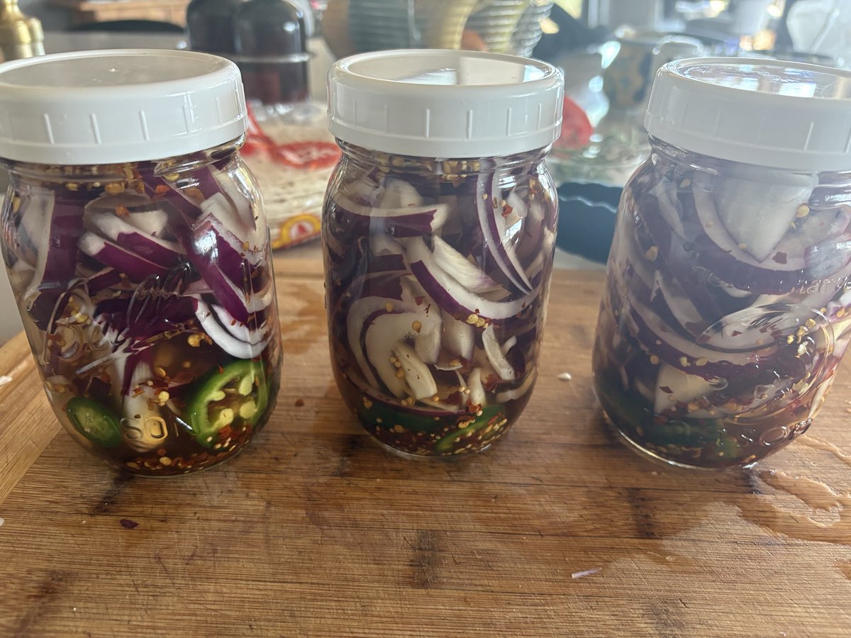 shannonjayeid's tweet photo. A little bit of quick pickles with more than a little bit of spice 🔥 https://t.co/JcsPEQD4aA